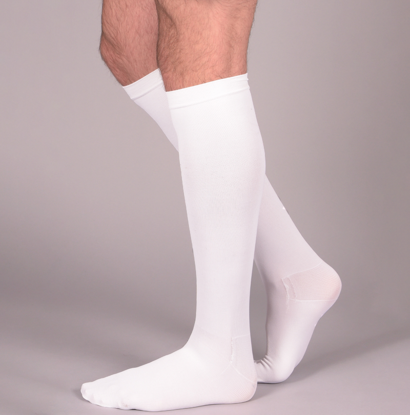 The Benefits Older Adults Enjoy By Wearing Compression Socks – Skineez®